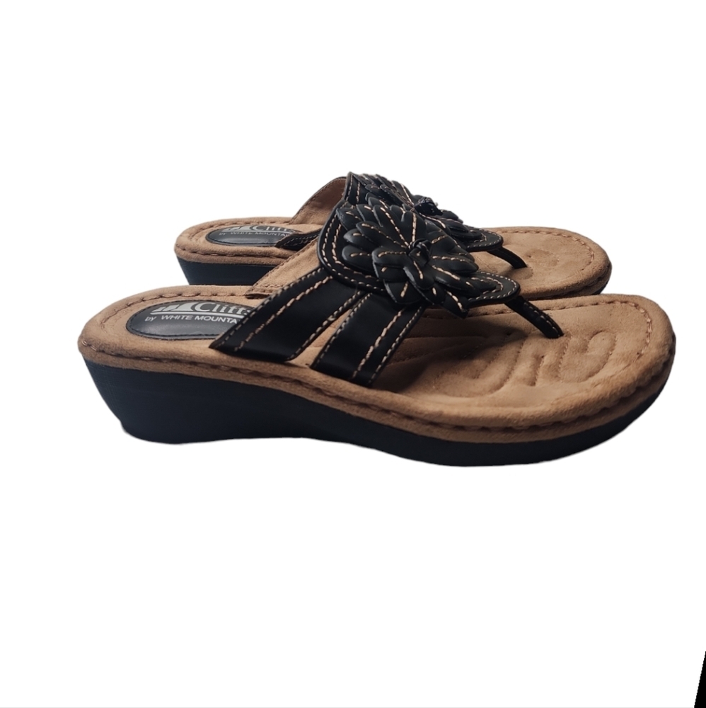 Cliffs by White Mountain Thong Sandals Size 6.5